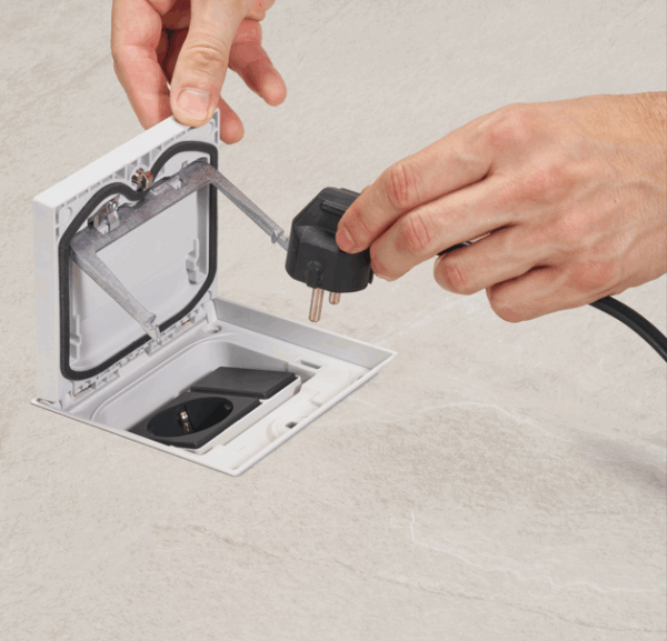 KFH140/72 - Single 13amp socket in a stainless steel top section - Manual Twist Lock - Image 5